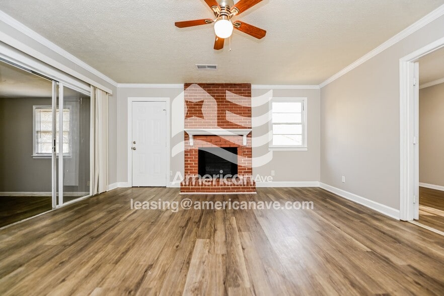 Building Photo - 114 Ravenwood Way