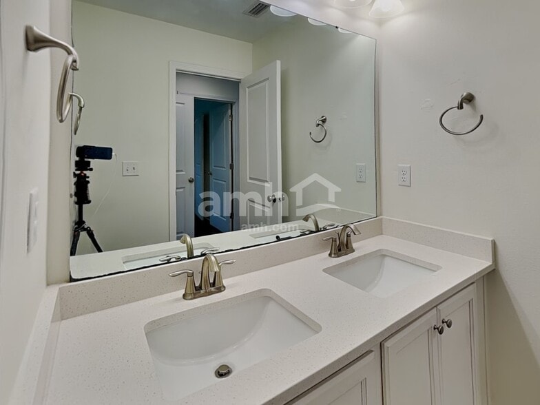 Building Photo - 12277 Sapp Rd