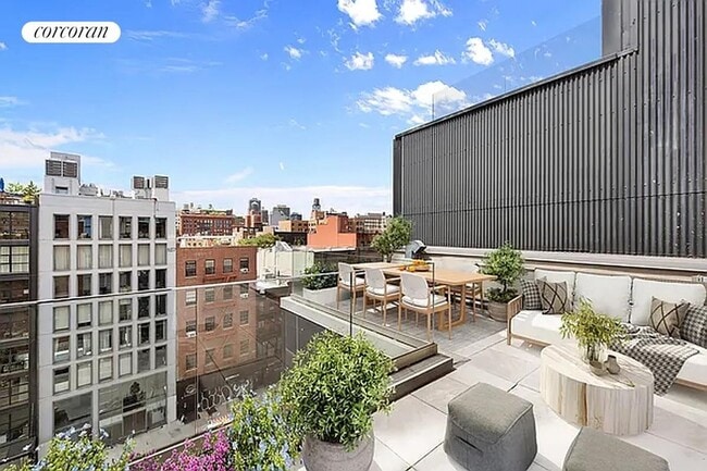 Building Photo - 255 Bowery