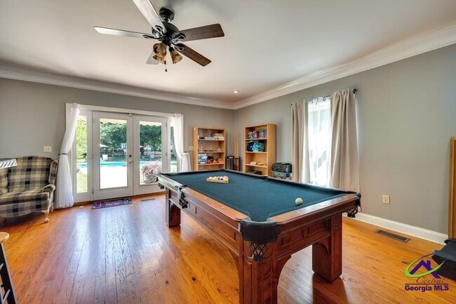 Building Photo - 422 Forrest Dr