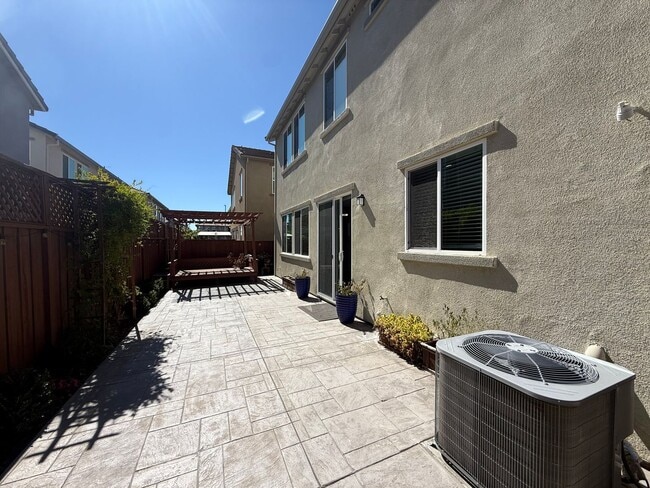 Building Photo - 1261 Damasco Ln