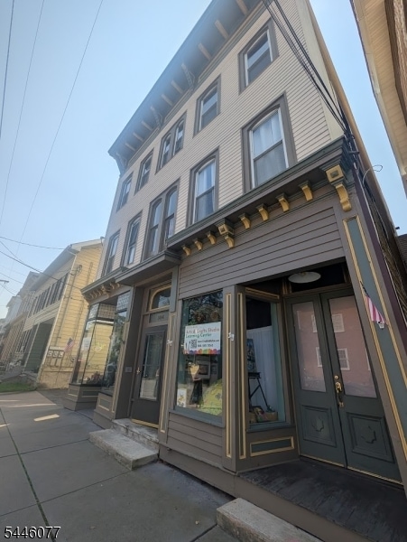 Building Photo - 304 Front St