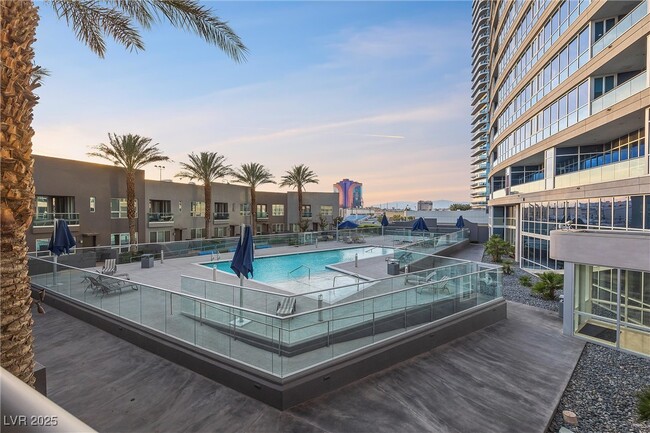 Building Photo - 4525 Dean Martin Dr