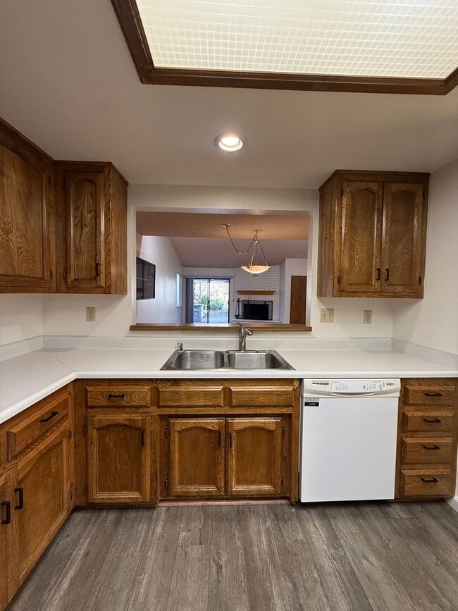 Building Photo - Creekridge Villas Single Story Condo in Gated Community in Orcutt with Easy Access to VSFB