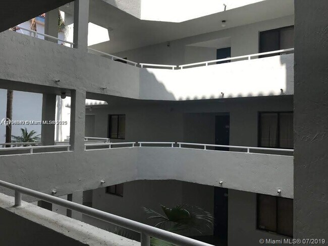 Building Photo - 8205 SW 152nd Ave