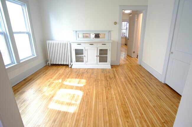 Building Photo - 3315 Nicollet Ave