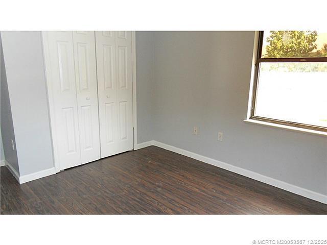 Building Photo - 699 SW Hoffenberg Ave