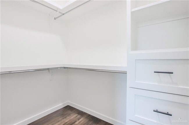 Building Photo - 23 Cassandra St