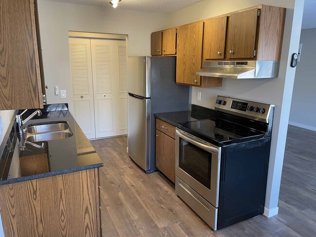 7th Avenue Apartments, North St. Paul, Minnesota - 7th Avenue Apartments