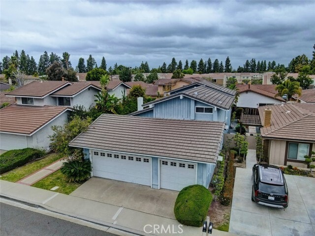 Building Photo - 8 Sparrowhawk