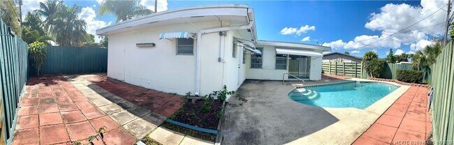 Building Photo - 1650 NW 43rd St