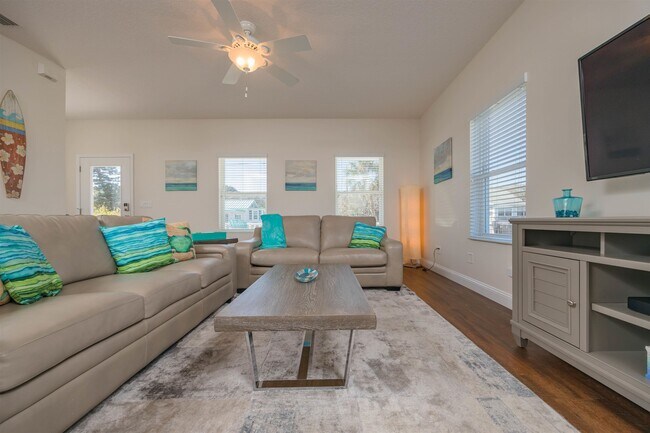 Building Photo - 6832 Middleton Ave