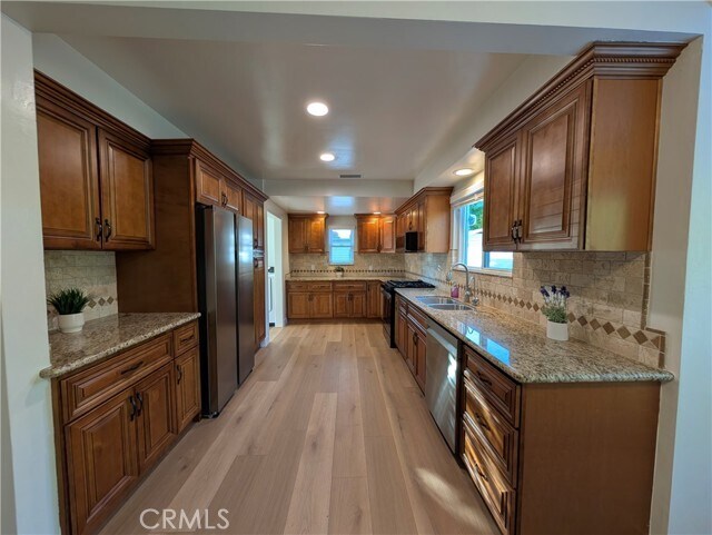 Building Photo - 1921 6th Ave