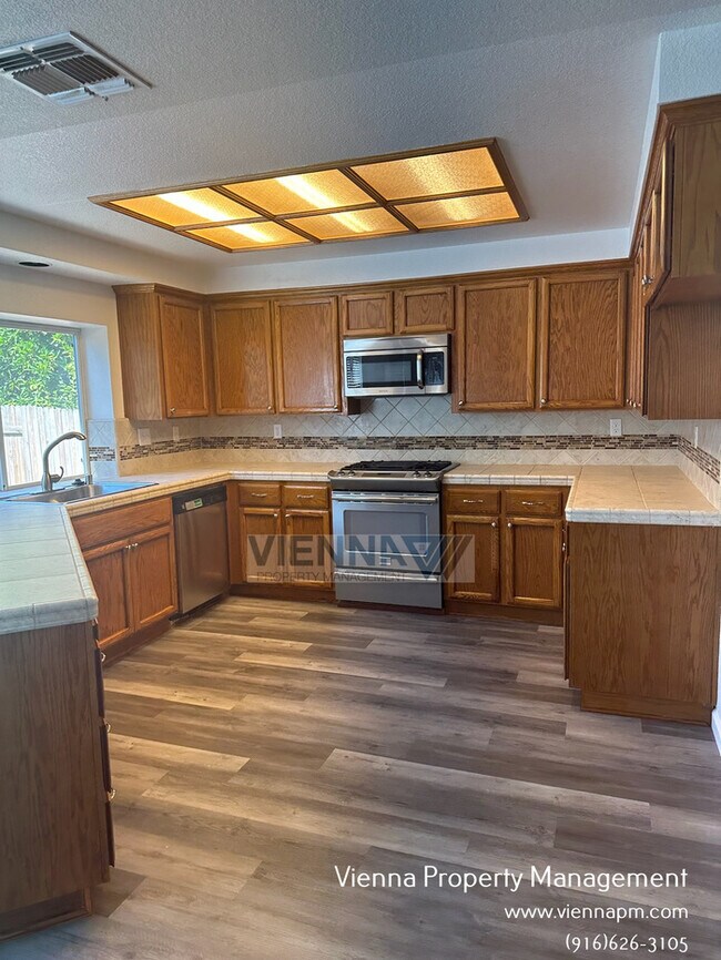 Building Photo - 108 Donegan Ct