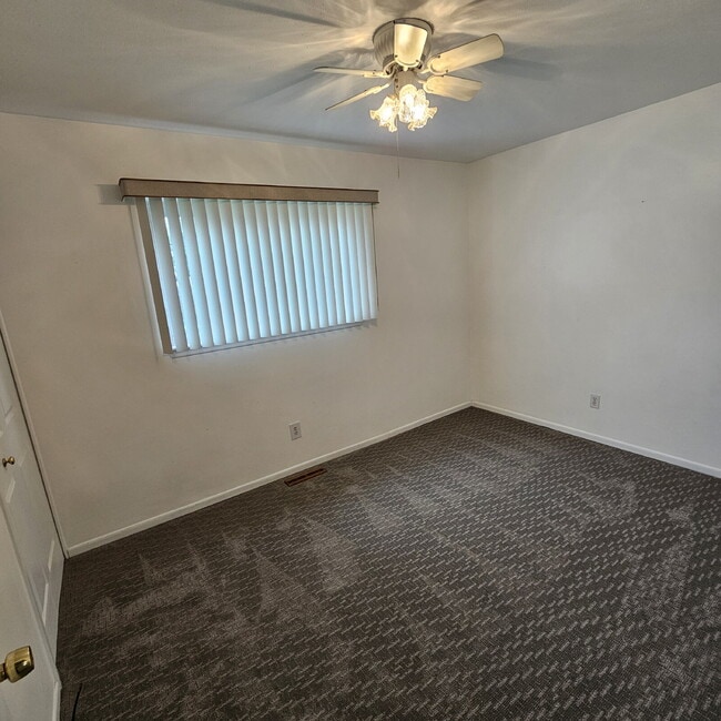 Building Photo - 3 Bedroom, 2 Bathroom, 2 Car Garage Brick ...