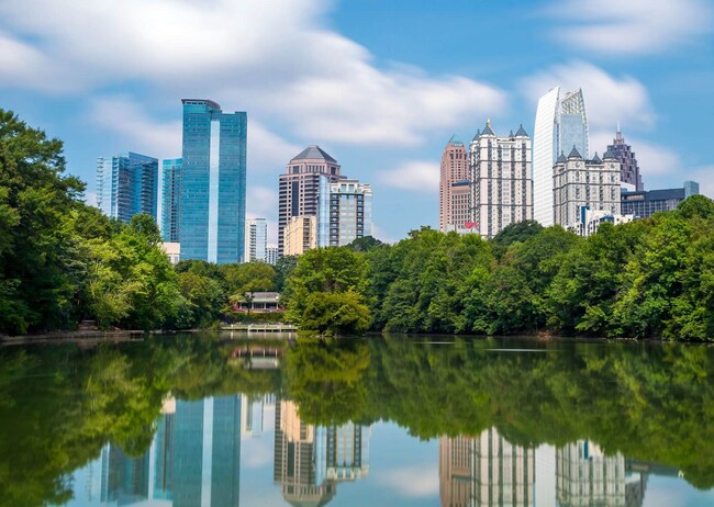 2 minute walk to Piedmont Park - 898 Argonne Ave NE