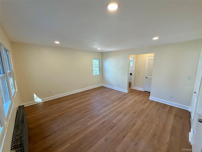 Building Photo - 116 Alexander Ave