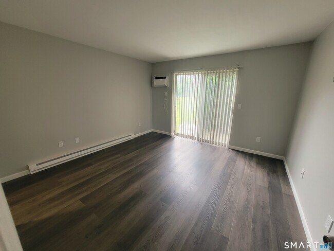 Building Photo - 73 Willow Springs