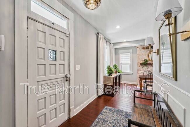Building Photo - 693 Wilson Ave