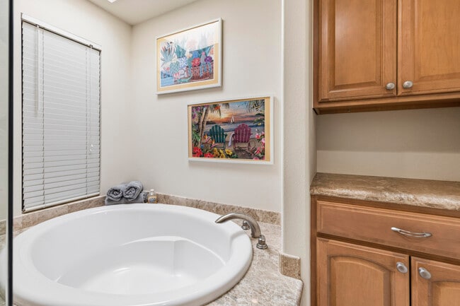 Building Photo - 41517 Armanac Ct