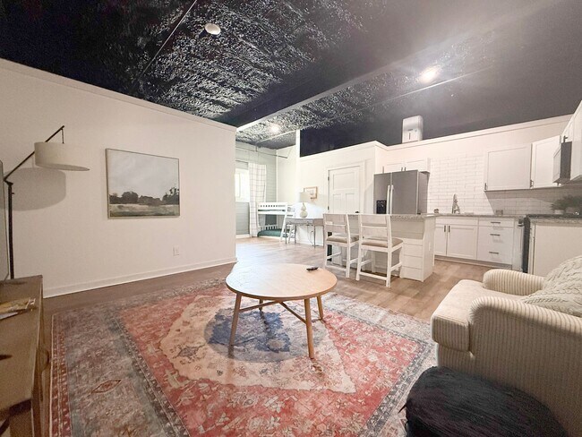 Building Photo - 209 S Church St