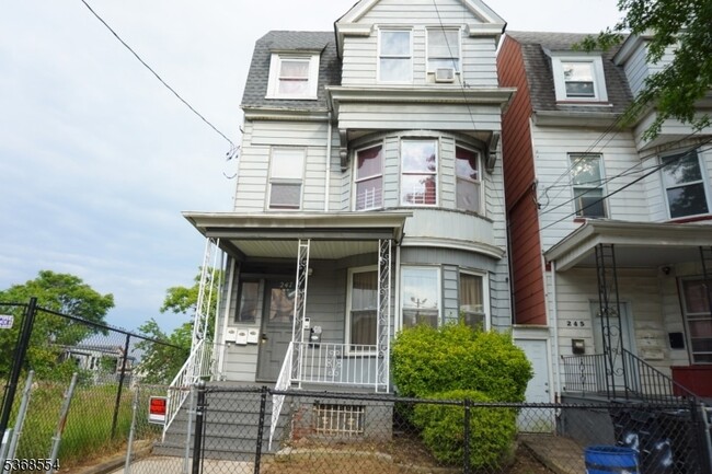 Building Photo - 247 Mt Prospect Ave
