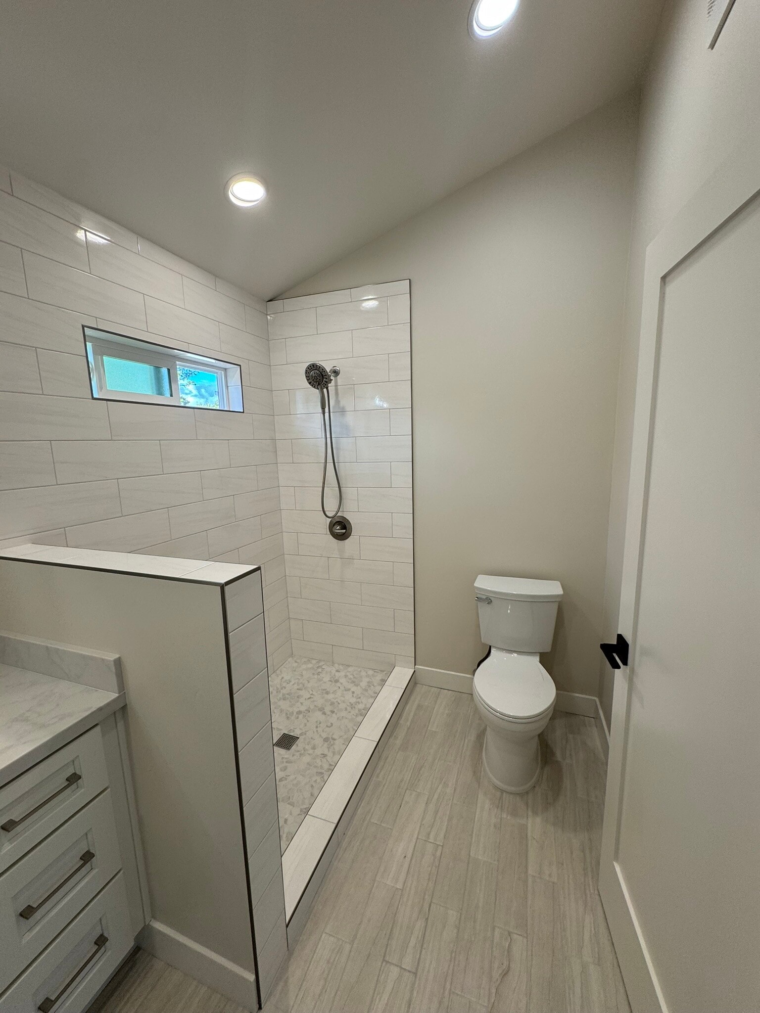 Primary Bath & Launrdry - 3185 Oriole Dr