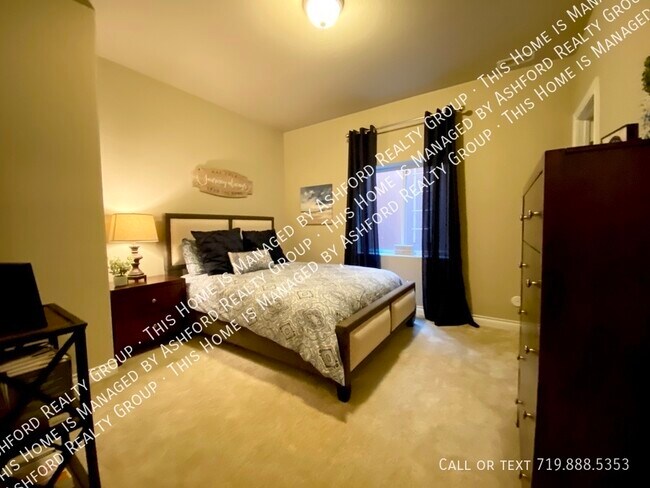 Building Photo - 7215 Rim Bluff Ln