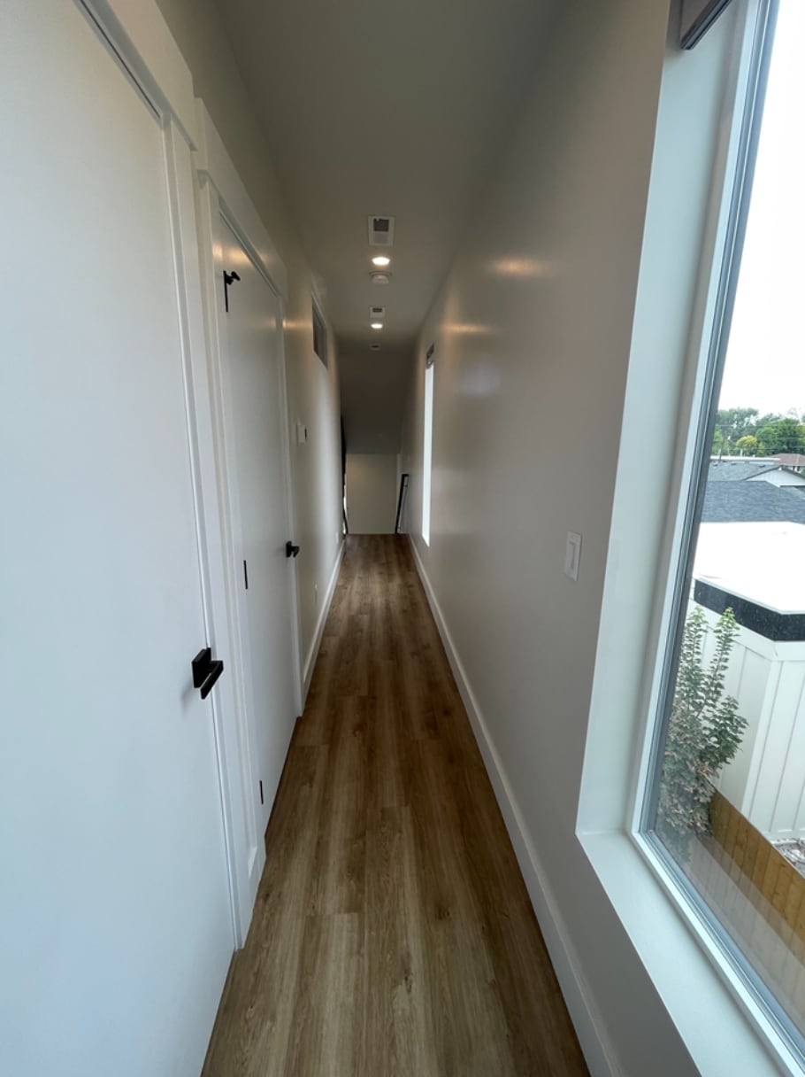 Building Photo - 423 E 2100 S