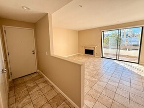 Building Photo - Large Downstairs 2br/2ba in Marina District!