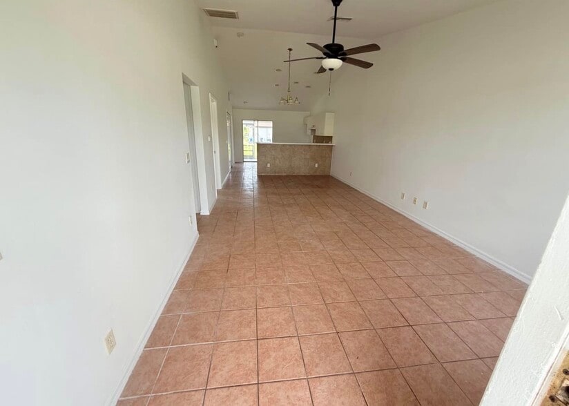 Building Photo - 1031 Abrams Blvd