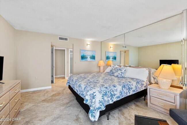 Building Photo - 2 Bedroom 2 Bathroom Condo