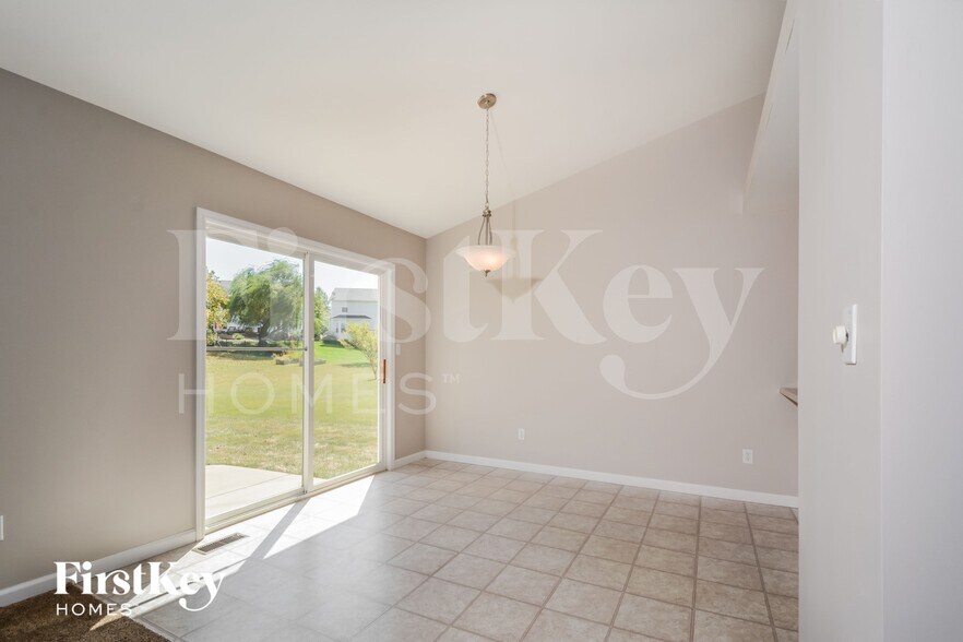 Building Photo - 310 Rustic Oaks Dr