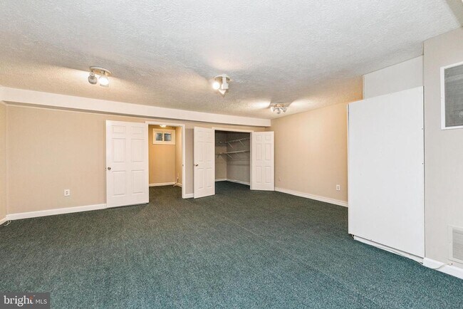 Building Photo - 12220 Tildenwood Dr