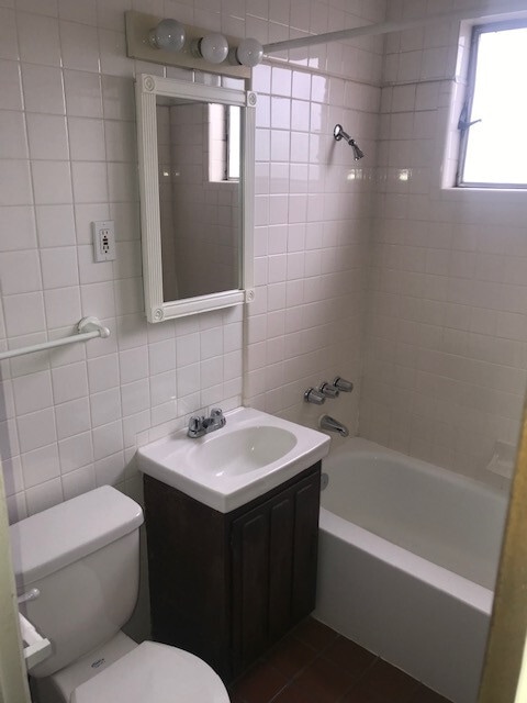 Building Photo - 3/2 Bedroom home in El Cajon with a POOL!