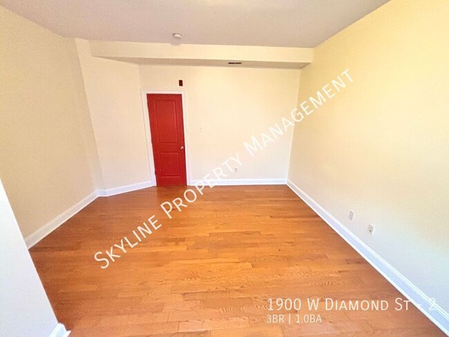 Building Photo - Charming 3 Bedroom Apartment For Rent Near...