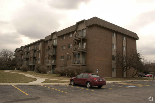 Building Photo - Lisle Place Condominiums