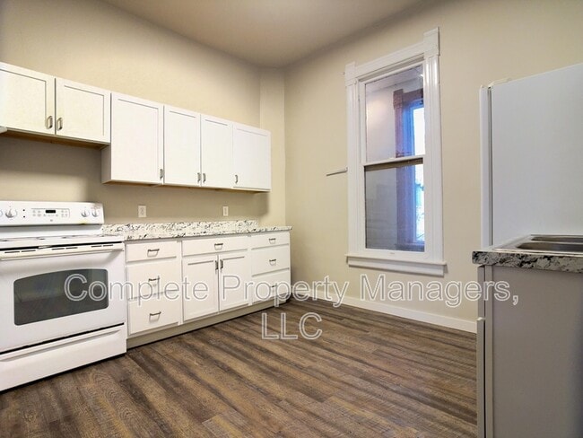 Building Photo - 101 N Mill St