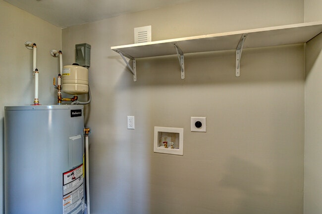 Building Photo - 221 Walker St