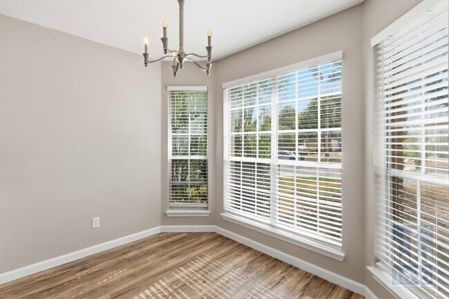 Building Photo - 1612 Sylvia Ln