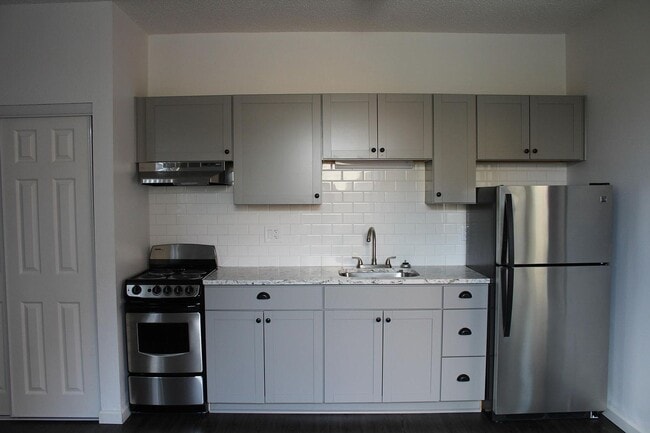 KITCHEN - Yamhill Apartments