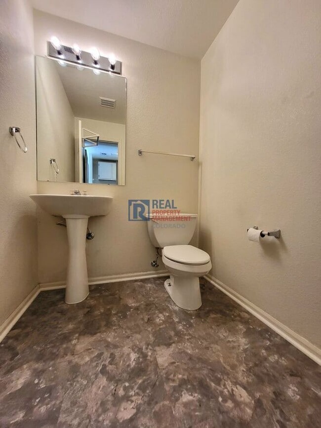 Building Photo - 5467 S Quatar Ct