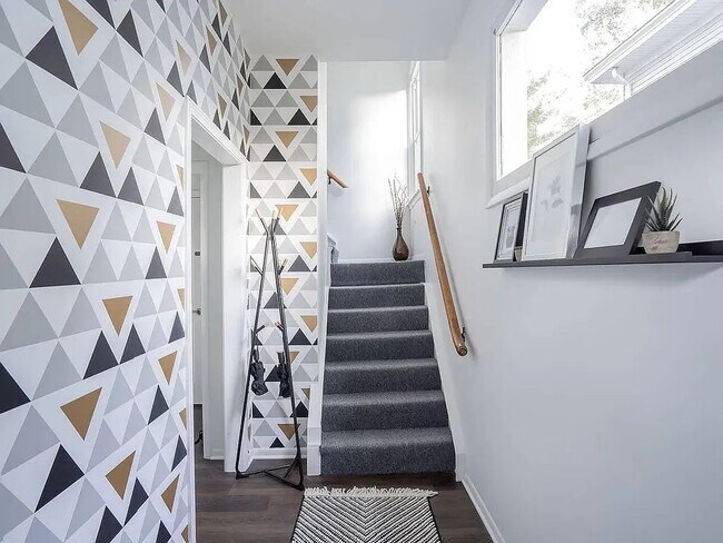 Building Photo - Michigan Ave