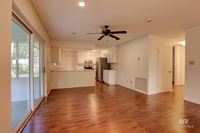 Building Photo - 54 Paddock Dr