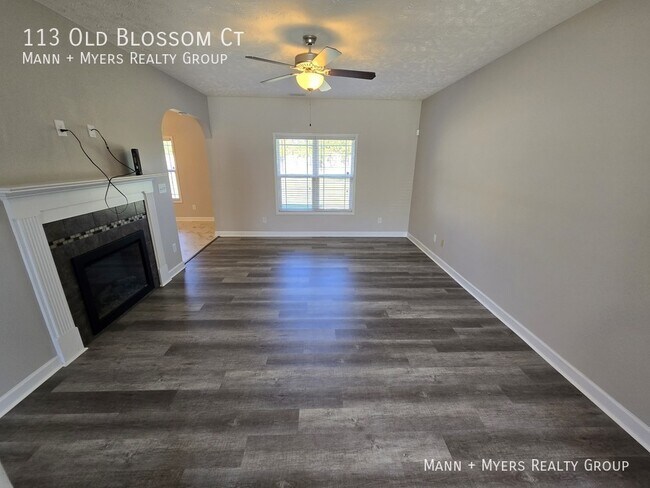 Building Photo - 113 Old Blossom Ct