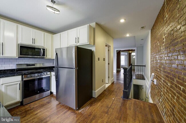 Building Photo - 2827 11th St NW