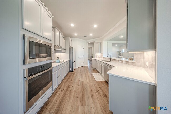 Building Photo - 711 Saddlehorn Dr