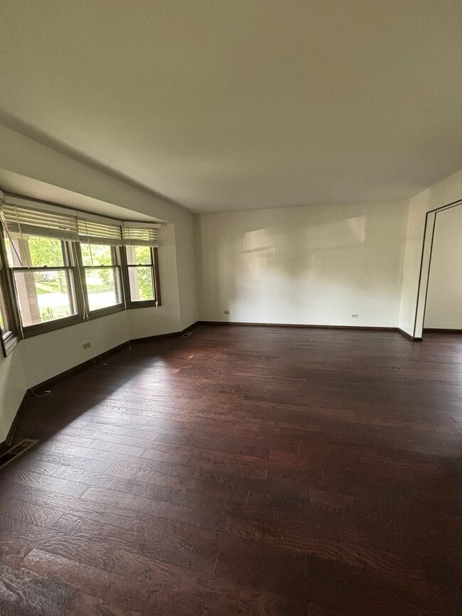 Building Photo - 4080 N Parkside Dr