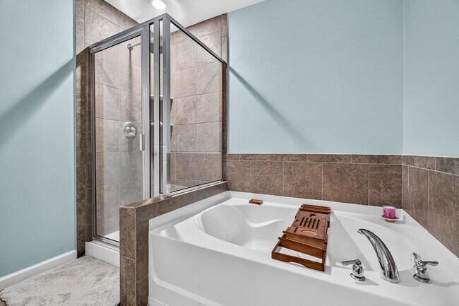 Building Photo - 2657 Doubletree Ct