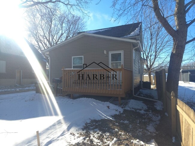 Building Photo - Pet-Friendly 3-Bedroom Gem in Prime Rochester Location